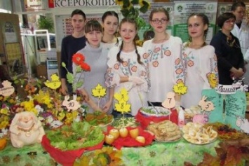 В ХГАУ прошла ярмарка «Дары осени» (фото)