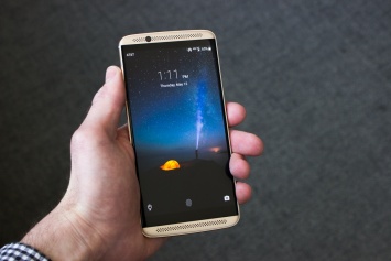 В январе выйдет обновление Android 7.0 Nougat для смартфона ZTE Axon 7