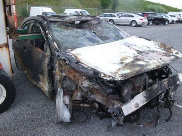 Смех и грех: сгоревший дотла Mercedes A45 AMG хотят продать за 9,5 тыс. евро