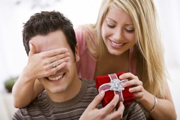 Эксперты рассказали, какие подарки для мужчин будут в тренде