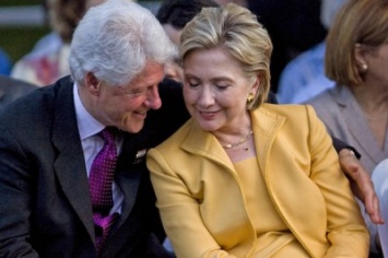 В США вышла книга о Билле и Хиллари Клинтон «Виноватые как грех»