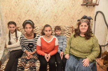 Ситуация вокруг семьи Мартыновых: мэрия решила отобрать четырех детей, женщина обратилась в суд