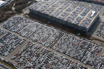 50 га и 120 000 автомобилей: как выглядит самая большая парковка в мире