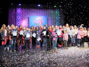 Школьница из Полог получила Гран-при за венгерский танец