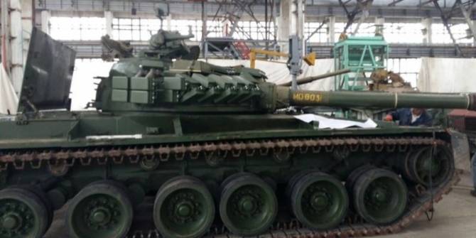 В Харькове представителям ВСУ передали 8 танков Т-80