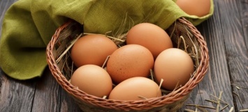 Как проверить свежесть яиц в воде?