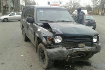 В Одессе внедорожник протаранил Тойоту: пострадала женщина (ФОТО)