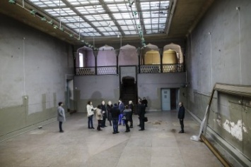 Облезлые стены, подтопленное хранилище: Накануне юбилея галерея Айвазовского в Феодосии находится в ужасающем состоянии (ФОТО)