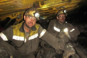 Горняки шахты им. Сташкова добудут в новой лаве около полумиллиона тонн угля