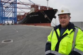 В Одесском порту погрузили два 260-метровых контейнеровоза (фото)