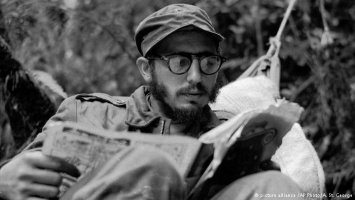 Фидель Кастро - жизнь и смерть последнего вождя (фотогалерея)