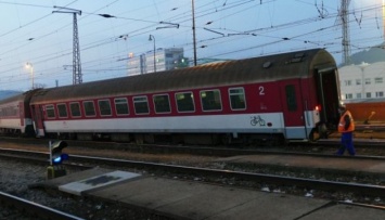 В Словакии пассажирский поезд сошел с рельс