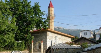 Силовики подбросили в мечети Крыма брошюру «Крепость мусульманина»