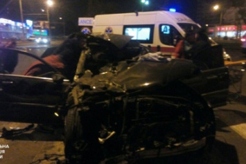 В Одессе устроили погоню: в аварию попал похищенный автомобиль
