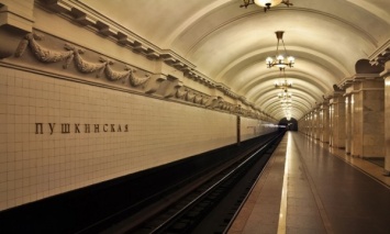 В метро Санкт-Петербурга задержана обнаженная девушка
