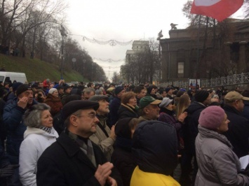 В центре Киева - сборы партии Саакашвили. Требуют перевыборов