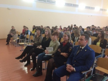 Полицейские Ленинского района поучаствовали в открытом уроке для старшеклассников