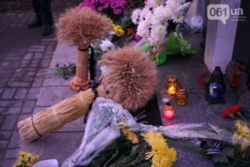 Мэр Запорожья проигнорировал День памяти жертв Голодомора: активисты пройдут к нему разбираться
