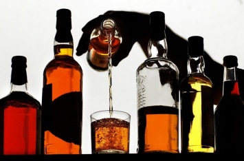Ученые узнали, почему любители алкоголя не набирают вес