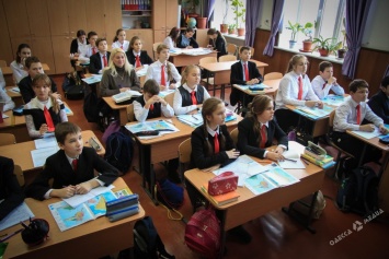 Все наоборот: как школьники организовали День самоуправления в одесской гимназии №1 (фото)