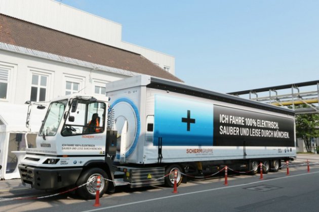 Компания BMW представила 40-тонный электрогрузовик (ФОТО)