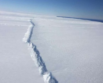 Ученые: Ключевой ледник в Антарктиде разваливается изнутри