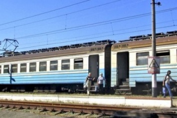 К радости жителей Покровска, Покровского района и Мирнограда, отмена пригородных поездов - отменяется