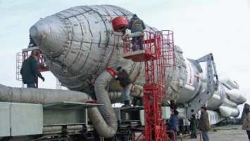 На Байконур доставлена ракета «Протон-М» с разгонным блоком