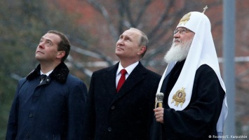 "Коммерсант": В российских школах могут ввести православную культуру