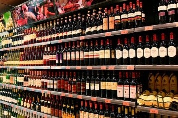 В РФ разрешат продажу алкоголя по водительским правам