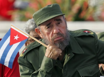 Минутой молчания в Госдуме почтили память Фиделя Кастро