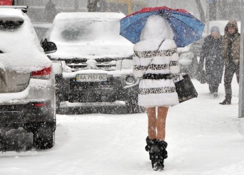 Из-за снегопада Киев замер в пробках