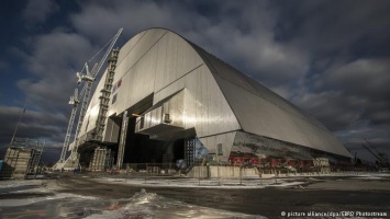 Четвертый энергоблок Чернобыльской АЭС закрыт уникальным саркофагом