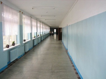 В одной из школ Ярославля мужчина избил второклассника при учителях