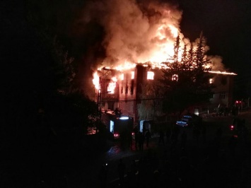 Пожар в общежитии в Турции: погибли 11 подростков