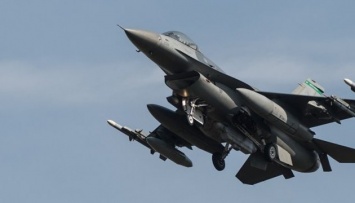 США продадут Польше крылатые ракеты JASSM-ER для истребителей F-16