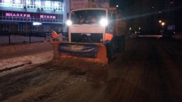 Ночью на уборке снега в Киеве было задействовано 248 единиц техники