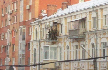 В центре Полтавы мужчина отстреливался от спецназа (фото)