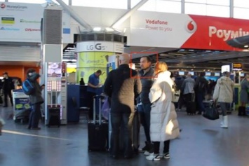 Журналист показал "пойманного" в киевском аэропорту спонсора "ДНР" "Обжору"-Соболева