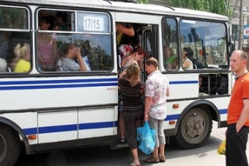 В Бердянске меняется расписание движения маршруток на Дальнюю косу и вокзал