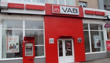 Акционер банка-банкрота VAB пытается вывести из него активы