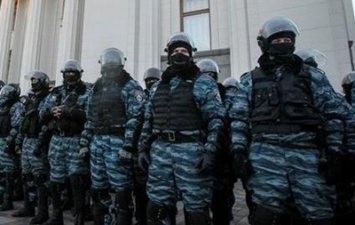 В Шевченковском суде собрались протестующие с требованием создать специальный суд по делам Майдана