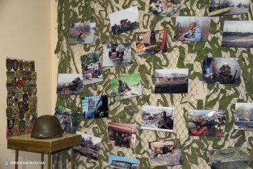 "НАШИ": в Николаеве открылась выставка фотографий, сделанных в зоне АТО