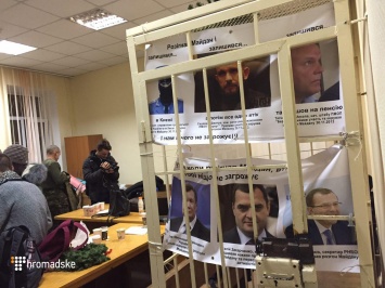 Потерпевшие по "делу 30 ноября" провели ночь в Шевченковском райсуде Киева