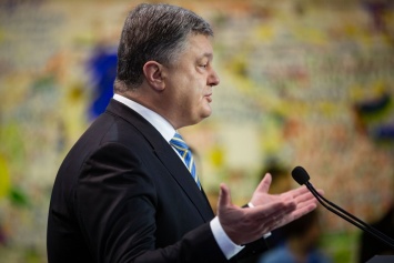 Порошенко поздравил украинцев с 25-й годовщиной референдума о независимости Украины