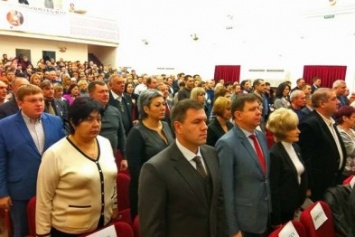 13 сессия Мариупольского горсовета началась с опозданием, ждали мэра (ФОТО)
