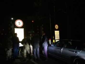 Водителей, которые перекрыли движение на пункте пропуска "Ужгород", привлекли к ответственности