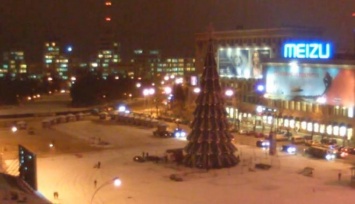 На площади Свободы возвели главную елку города