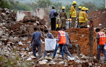 В результате взрыва на заводе в Индии погибли 18 человек
