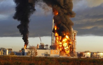 В Италии произошел пожар на нефтеперерабатывающем заводе